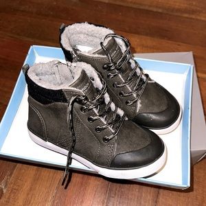 Brand new kid shoes, these shoes are brand new and have not been worn